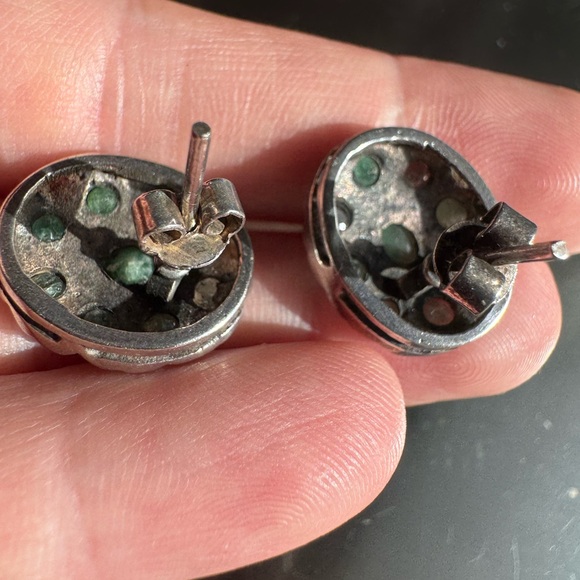 Natural emerald and ( Sterling silver?) earrings - Picture 12 of 16